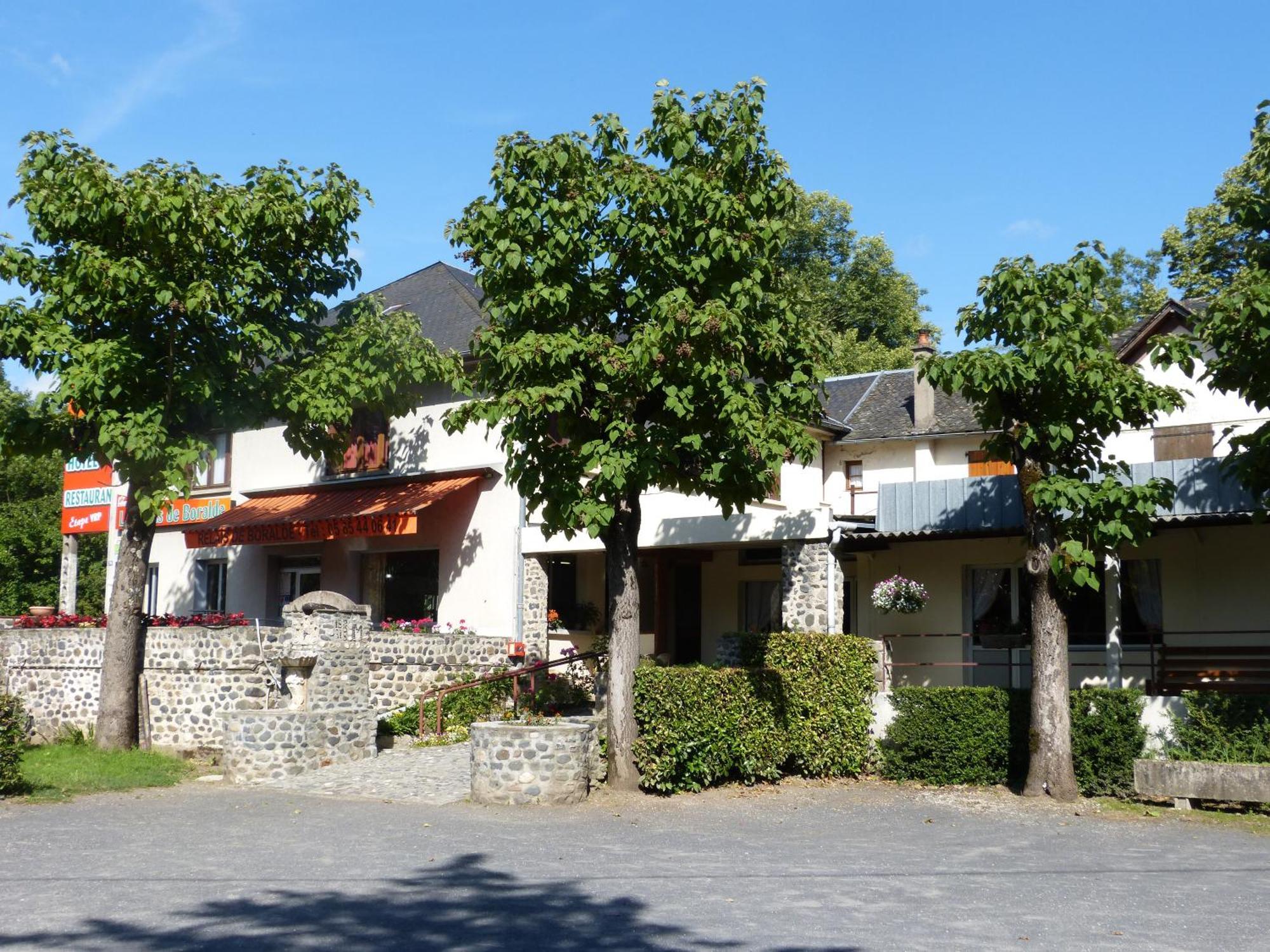 Le Relais De Boralde Hotel Espalion Exterior photo