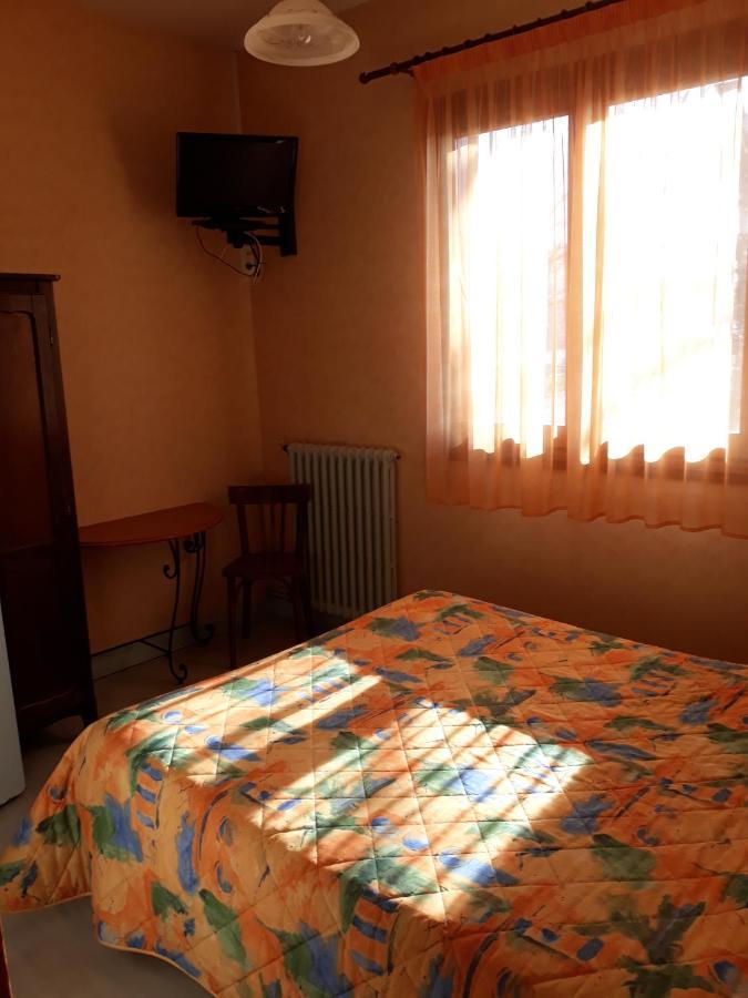 Le Relais De Boralde Hotel Espalion Exterior photo